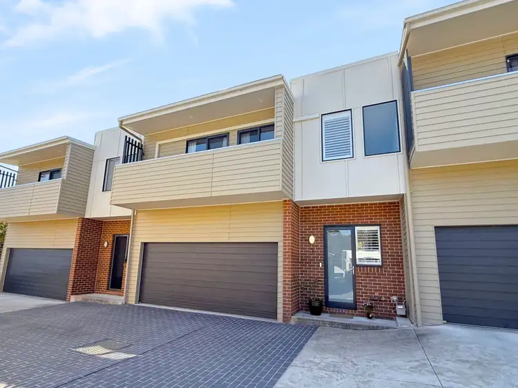 2/3 Ryhope Street, Mount Hutton NSW 2290
