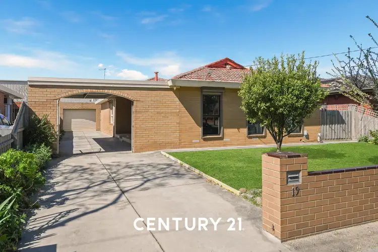 19 Meppel Drive, Clayton South VIC 3169