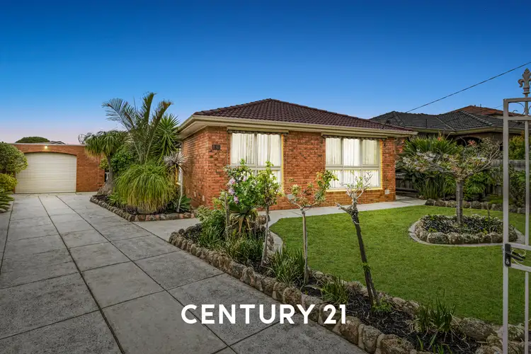 16 Glenelg Drive, Clayton South VIC 3169