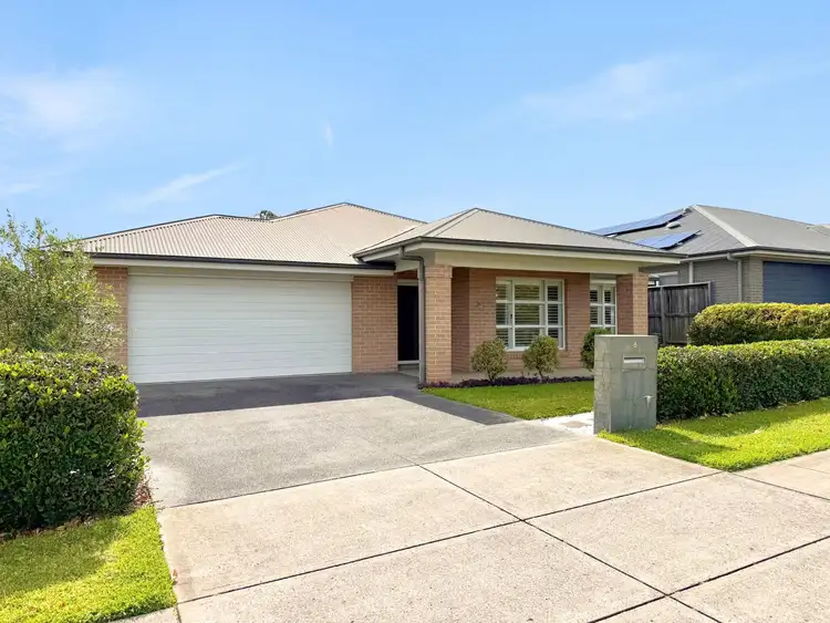 6 Wattawan Street, Fletcher NSW 2287