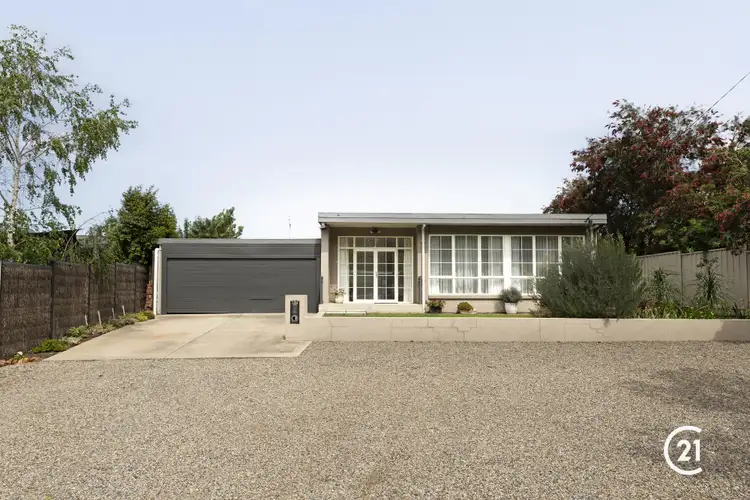 67 Campaspe Esplanade, Echuca VIC 3564