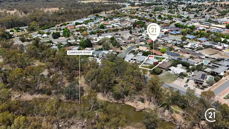 67 Campaspe Esplanade, Echuca VIC 3564