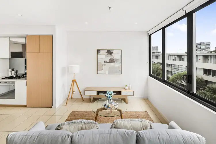 545/2c Defries Avenue