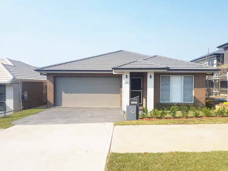 206 Village Cir, Gregory Hills NSW 2557