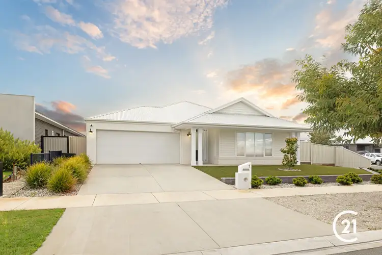 1 Spoonbill Street