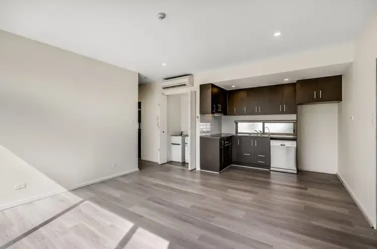 E10/18-28 Main Street