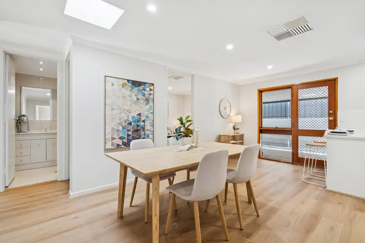 Fifth view of Homely house listing, 2 Vincent Court, Hackham SA 5163