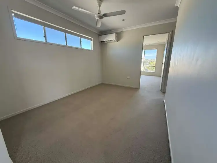 26 Kingfisher Street