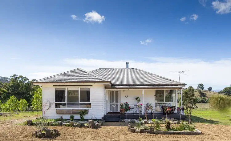 272 Steels Creek Road, Yarra Glen VIC 3775