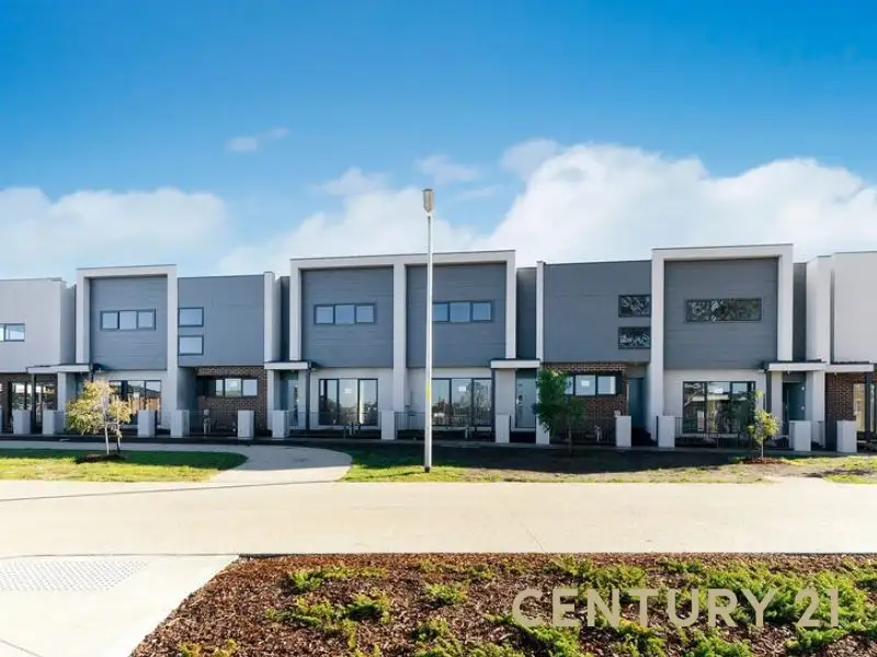 Main view of Homely house listing, 4 Langley Way, Pakenham VIC 3810