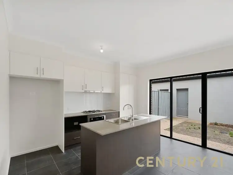 Fifth view of Homely house listing, 4 Langley Way, Pakenham VIC 3810