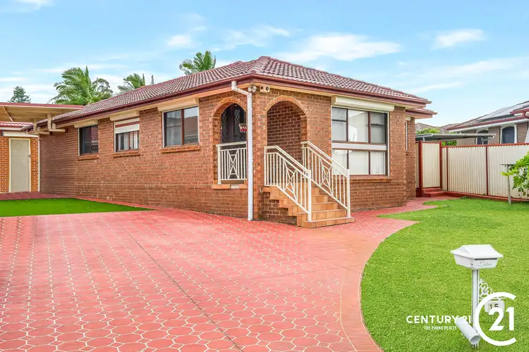 15 Quarry Road, Bossley Park NSW 2176