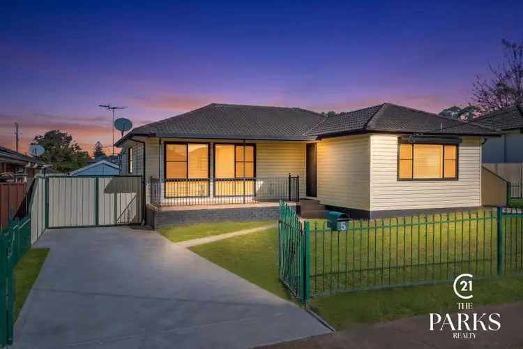 5 Megan Avenue