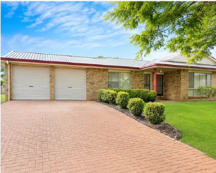 7 Robindale Drive