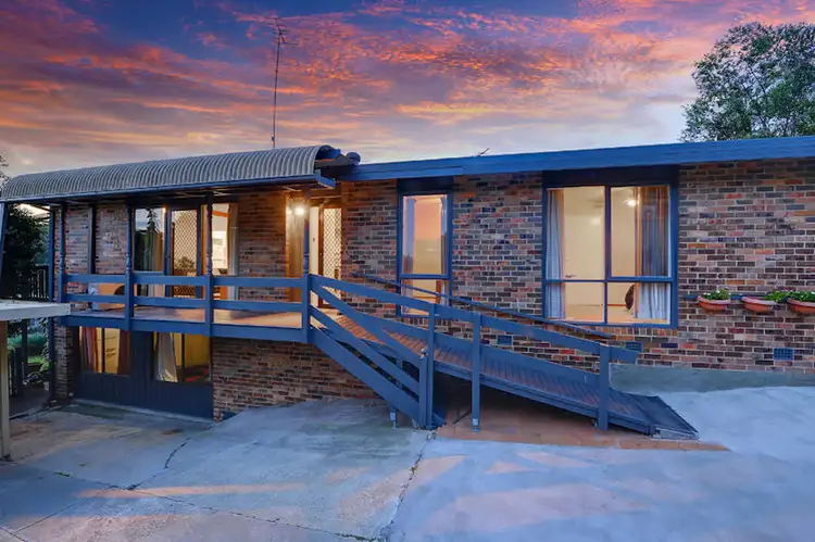 40 Meluca Crescent, Hornsby Heights NSW 2077