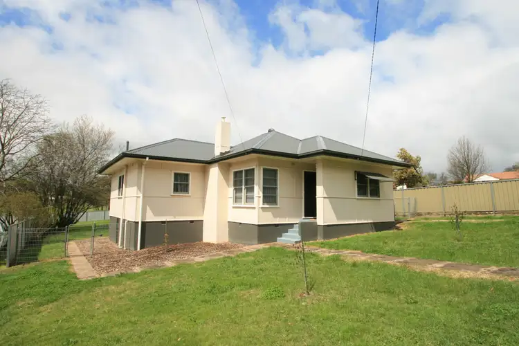 2 Maxwell Avenue