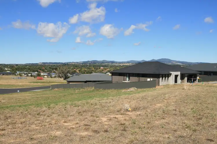 3 CAMELLIA PLACE, Orange NSW 2800