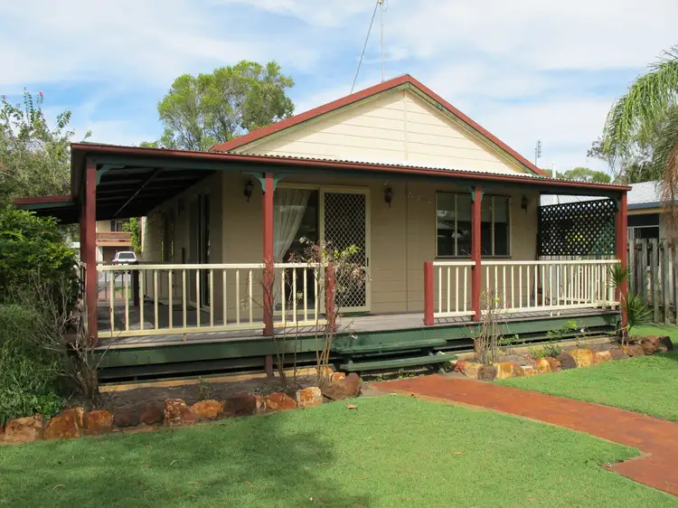 7 Richard Street, Urangan QLD 4655