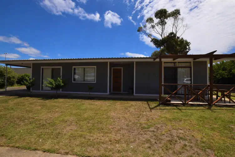 3 Nat Thomas Street, Penneshaw SA 5222