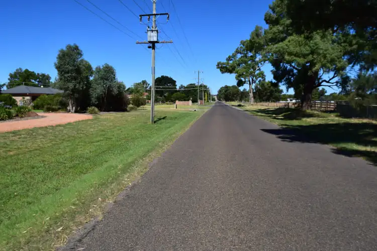 54 Kelly Road, Parkes NSW 2870