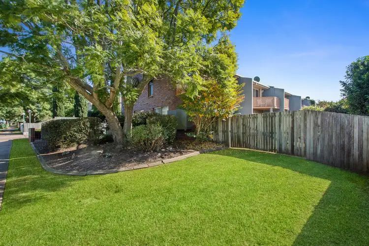 6/247 Herries Street, Newtown QLD 4350