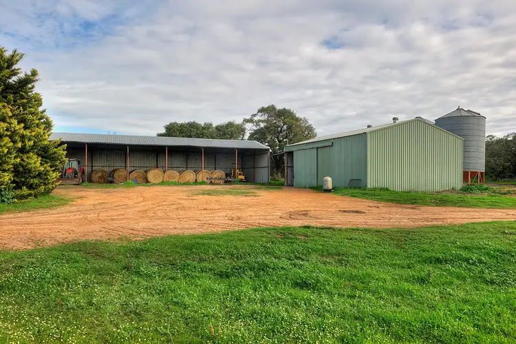 214 Forrest Beach Road, Wonnerup WA 6280