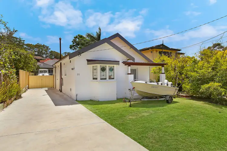 11 Girroma street, Carss Park NSW 2221