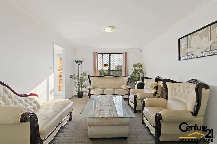 11 Merryweather Cl, Minto NSW 2566