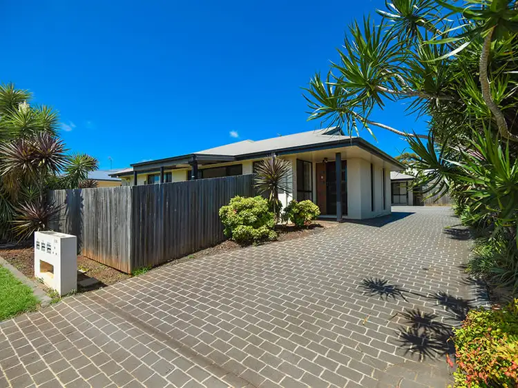 1-2/206 Stenner Street, Middle Ridge QLD 4350