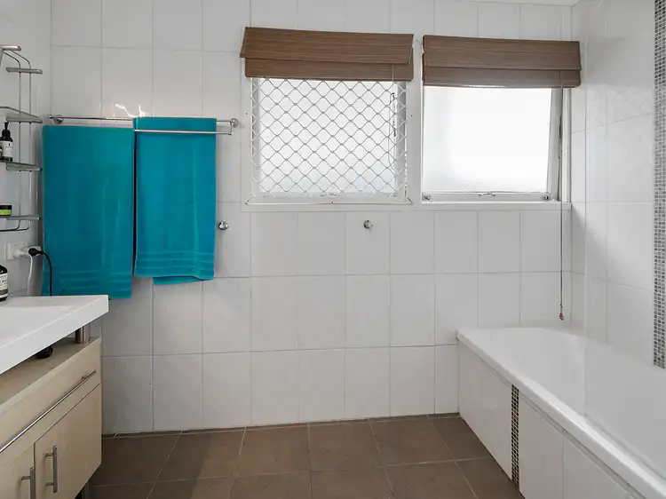 Sixth view of Homely house listing, 33 Curve Avenue, Wynnum QLD 4178