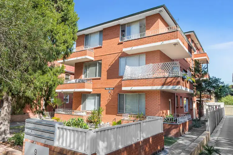 Second view of Homely apartment listing, 6/9 Hercules Road, Brighton-Le-Sands NSW 2216