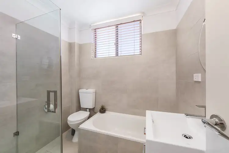 Fifth view of Homely apartment listing, 6/9 Hercules Road, Brighton-Le-Sands NSW 2216
