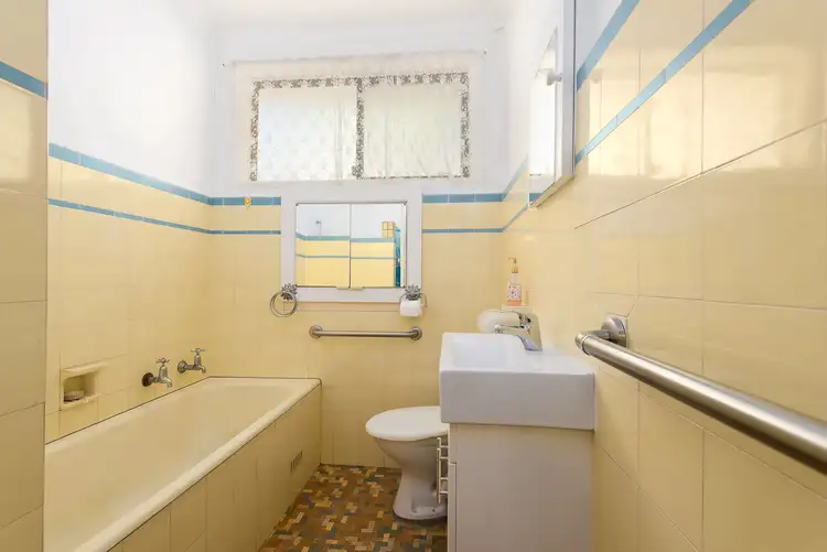 Seventh view of Homely house listing, 307 The Boulevarde, Smithfield NSW 2164