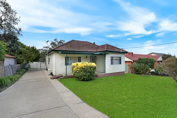 7 Mundakal Avenue, Kirrawee NSW 2232