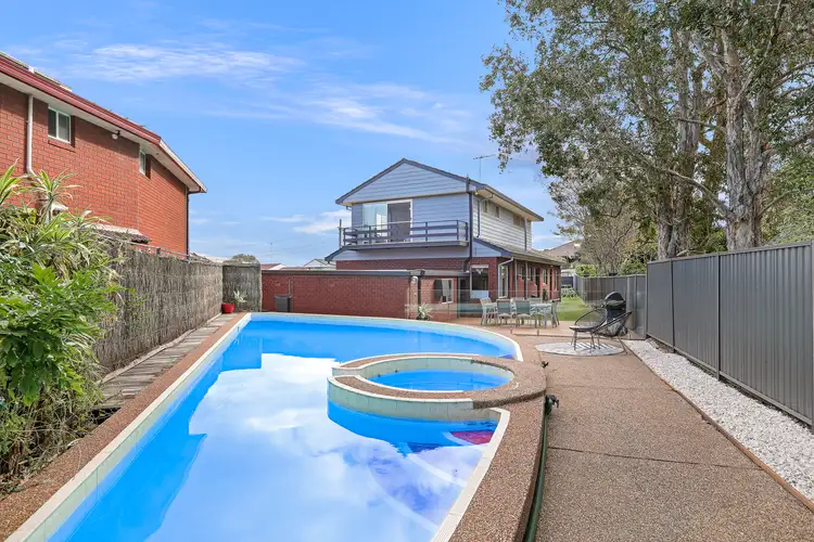 2 Putland Close, Kirrawee NSW 2232