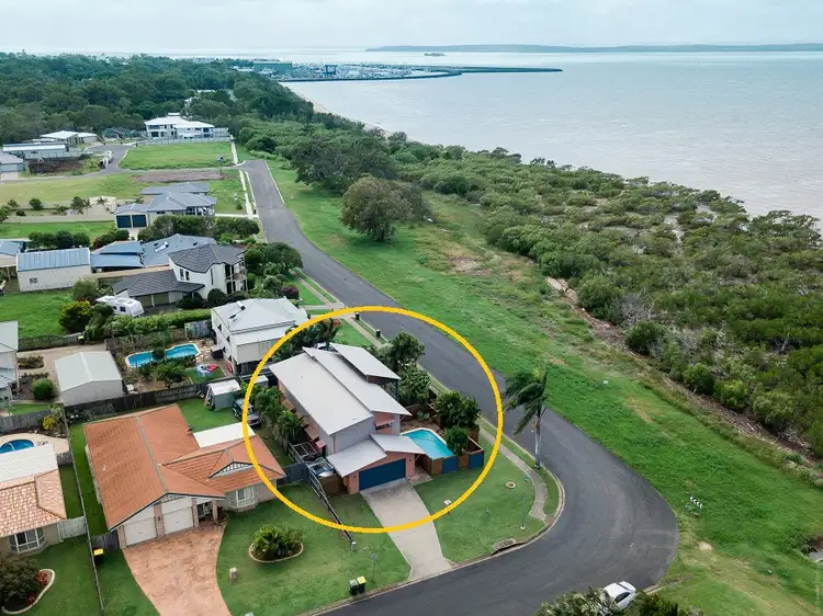 1 HOOD STREET, Urangan QLD 4655