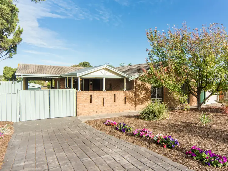 16 Serenade Crescent, Aberfoyle Park SA 5159
