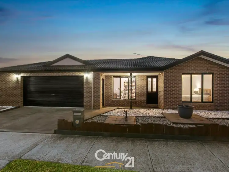 10 Webster Way, Pakenham VIC 3810