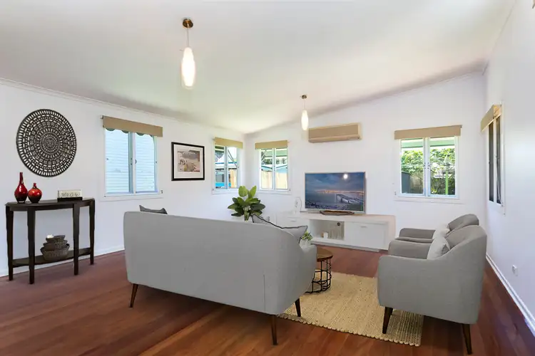 16 Higlett Street, Scarborough QLD 4020