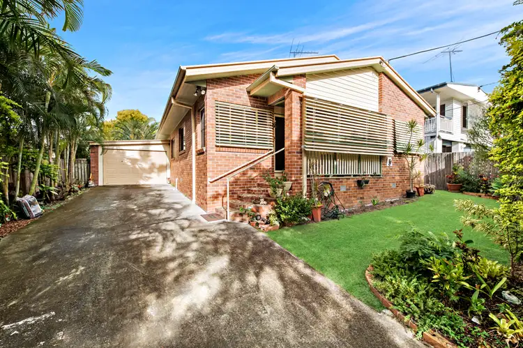 216 SCARBOROUGH ROAD, Scarborough QLD 4020