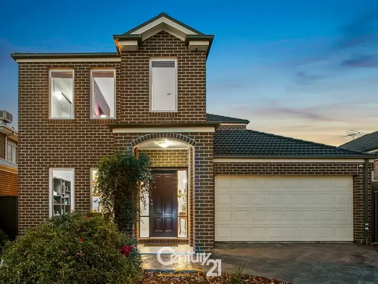 10 Everly Circuit, Pakenham VIC 3810