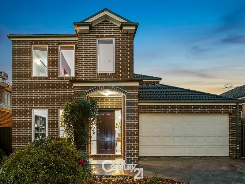 Main view of Homely house listing, 10 Everly Circuit, Pakenham VIC 3810