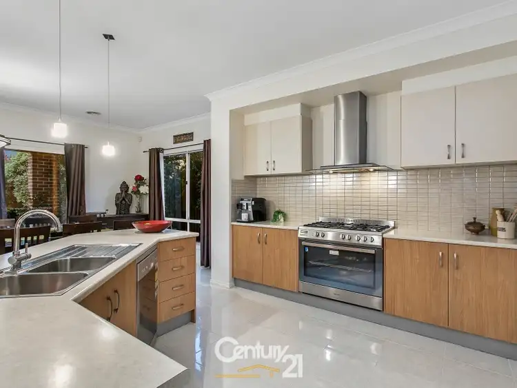 Sixth view of Homely house listing, 10 Everly Circuit, Pakenham VIC 3810