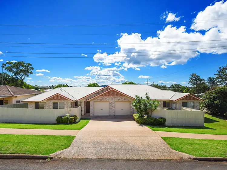1-2/89 Ramsay Street, Centenary Heights QLD 4350