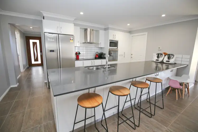 13 GLASSON DRIVE, Orange NSW 2800