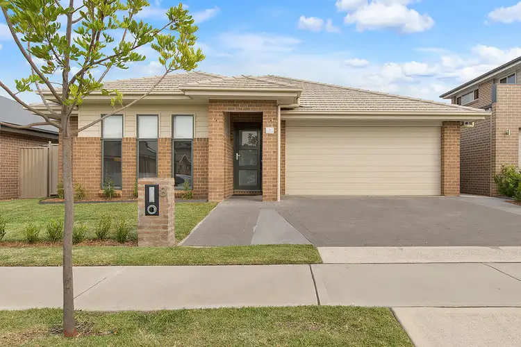 8 Cabarita Way, Jordan Springs NSW 2747