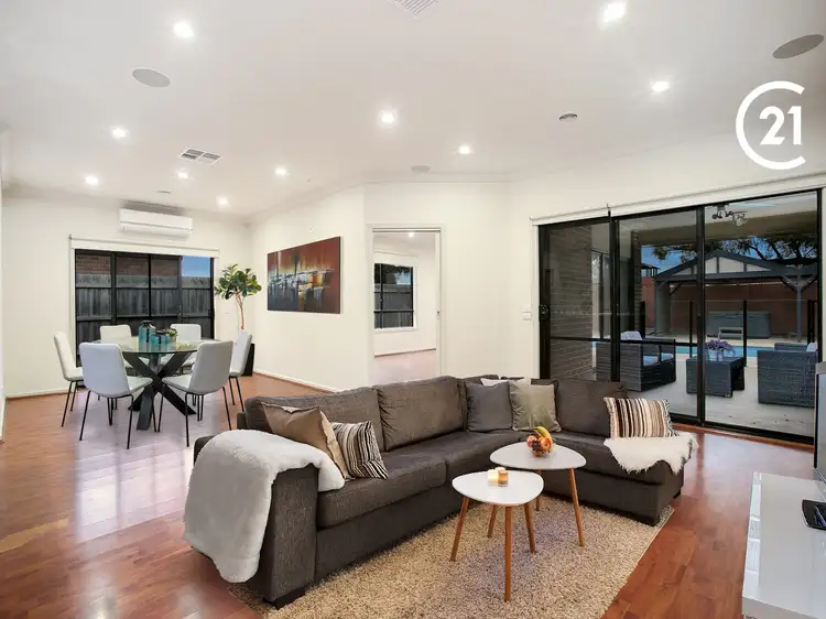 Fifth view of Homely house listing, 22 Dunferline Crescent, Cranbourne VIC 3977