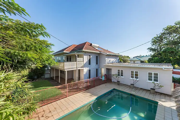 595 Oxley Ave, Scarborough QLD 4020