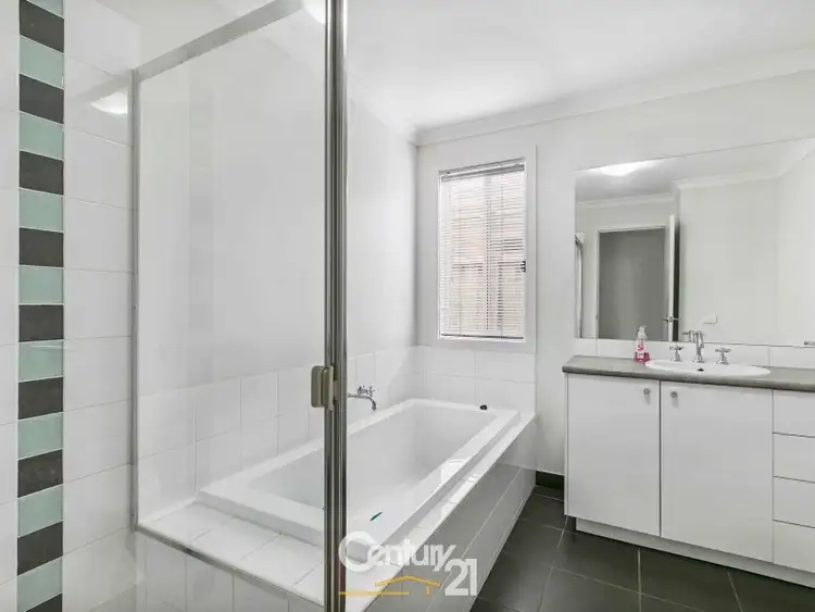 Fifth view of Homely house listing, 4 Versace Court, Pakenham VIC 3810