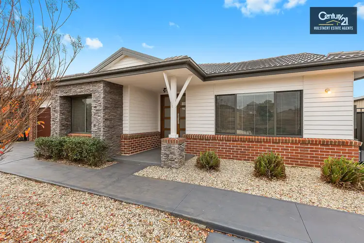 18 Beaurepaire Drive, Point Cook VIC 3030